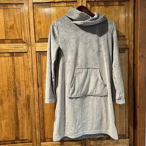 Softies snuggle lounger in light grey velour